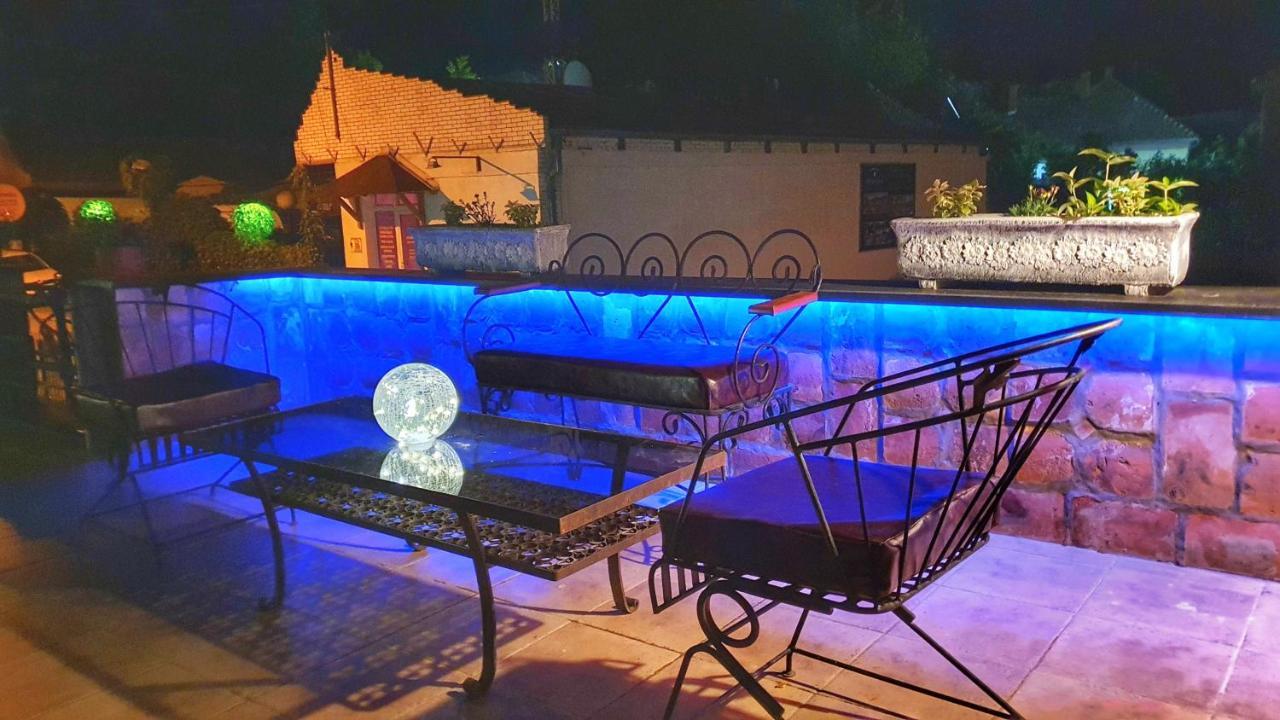 Castello Inn Smederevska Palanka Dış mekan fotoğraf