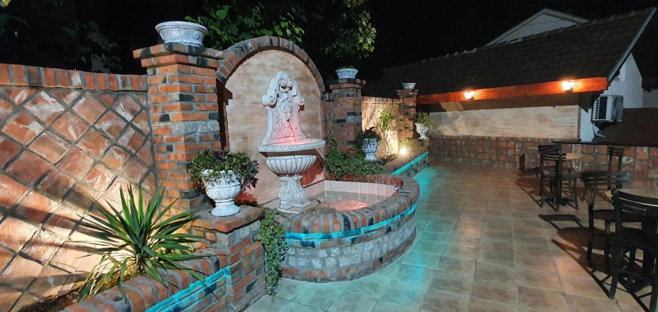 Castello Inn Smederevska Palanka Dış mekan fotoğraf